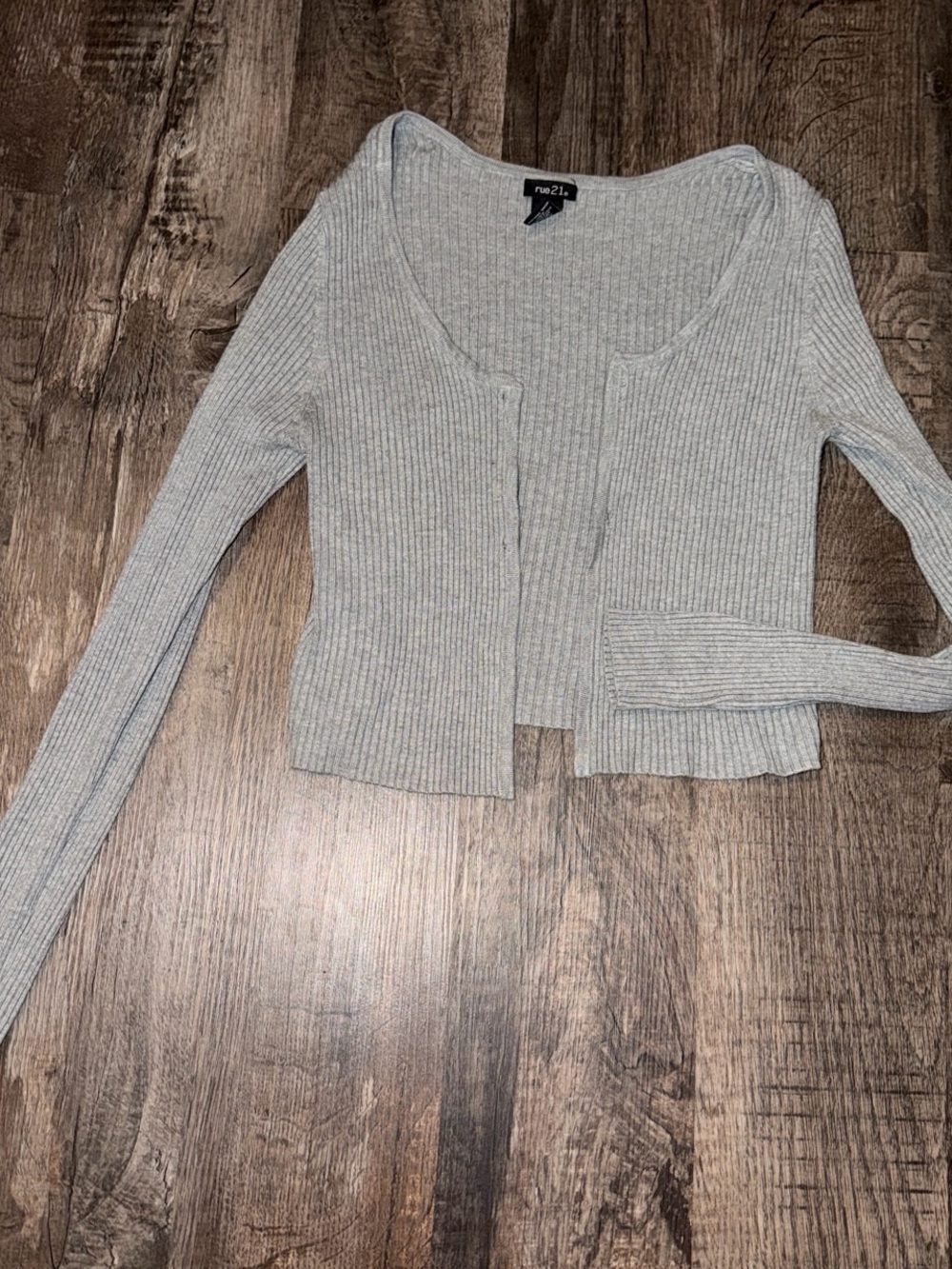 Rue21 Light Gray Ribbed Cropped Button-Front Cardigan